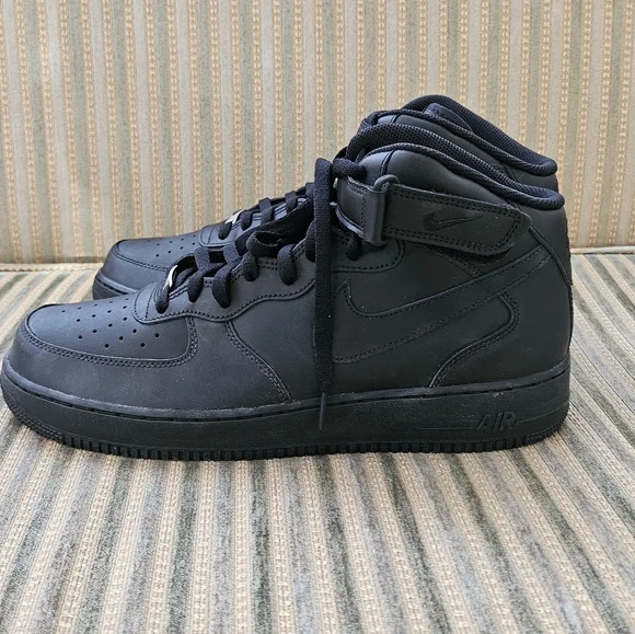 Air Force 1 Mid '07 Triple Black SIZE 14